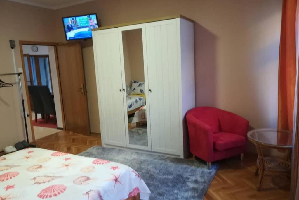 Karlovacka Zvijezda Apartment ภายนอก รูปภาพ